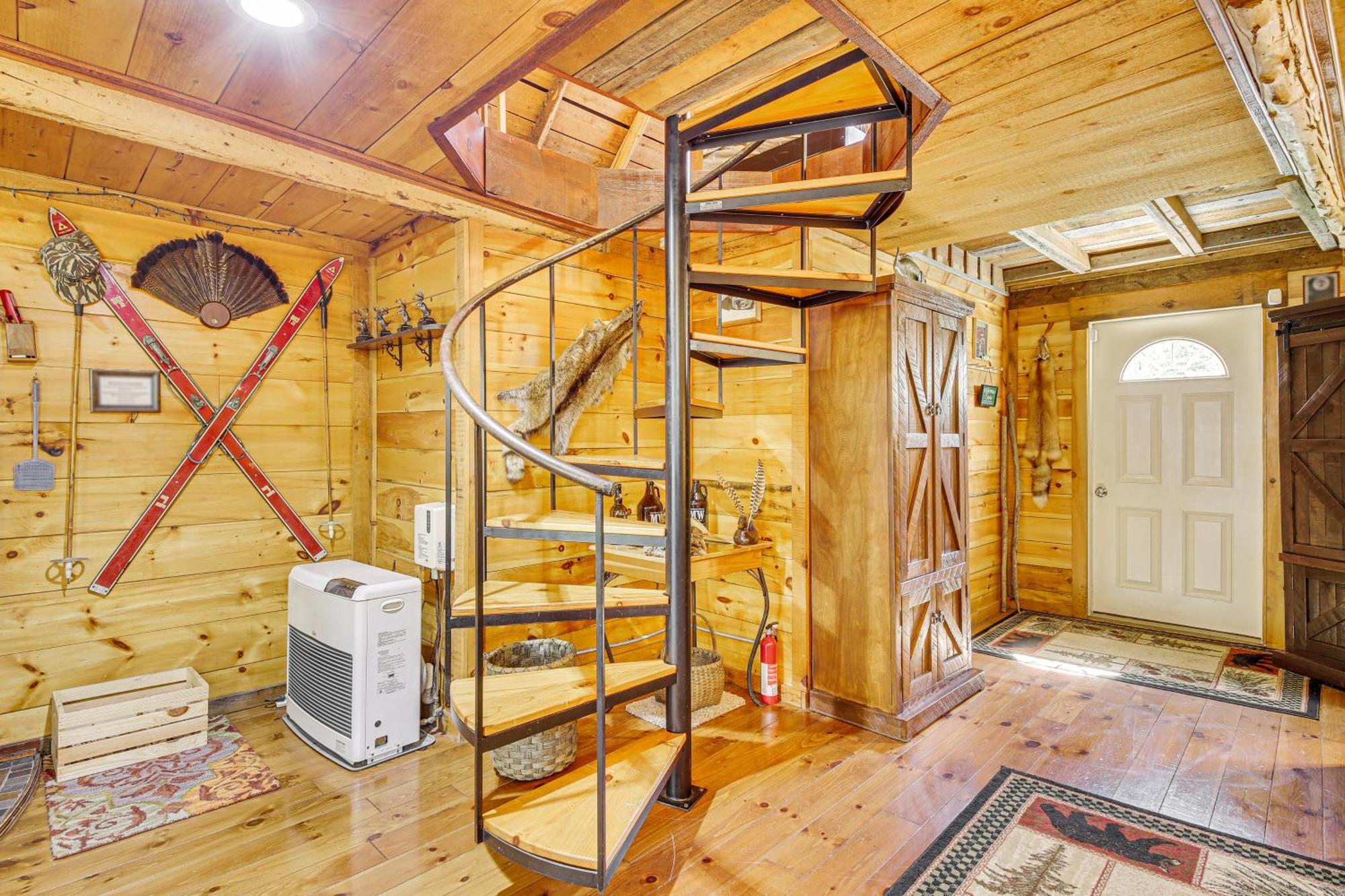 Rustic Searsport Cabin Loft And Sunroom On 10 Acres Bagian luar foto
